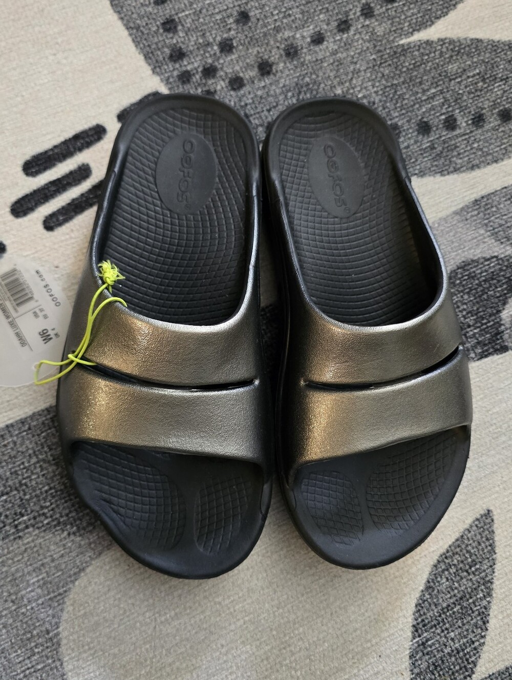 OOFOS OOmega Luxe Slides Latte